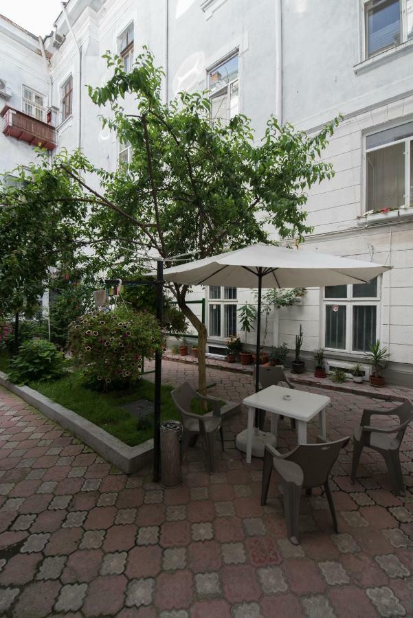 Queen Holiday Apartment Бухарест Экстерьер фото