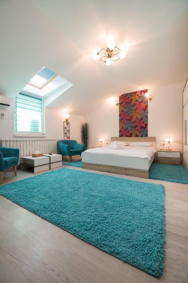 Queen Holiday Apartment Бухарест Экстерьер фото